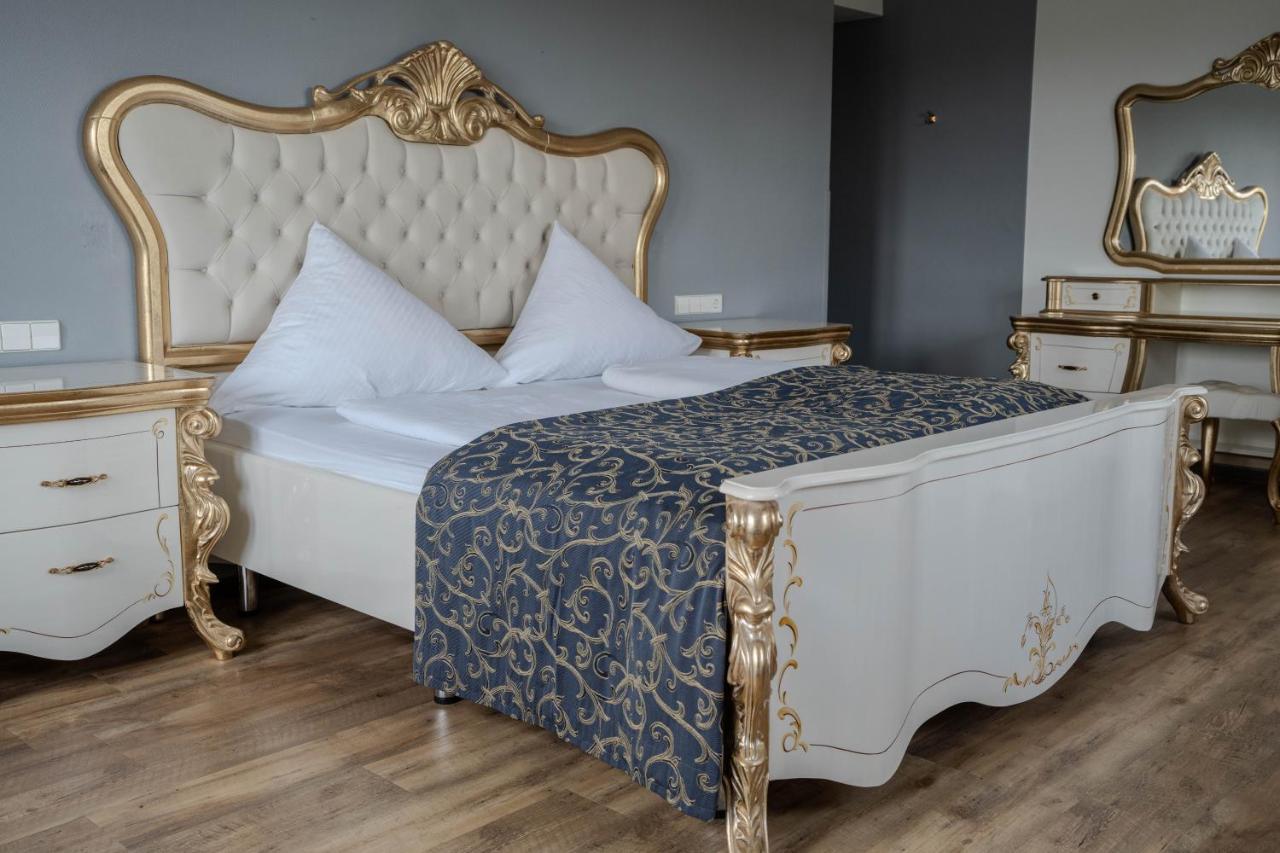 Eventlocation & Hotel Schloss Neuburg Obrigheim Zewnętrze zdjęcie